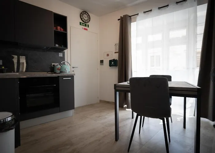 Dar Barbara Duplex 2 Double Bedrooms,2 Sofa Beds Large House With Terrace Roof Views Of Valletta