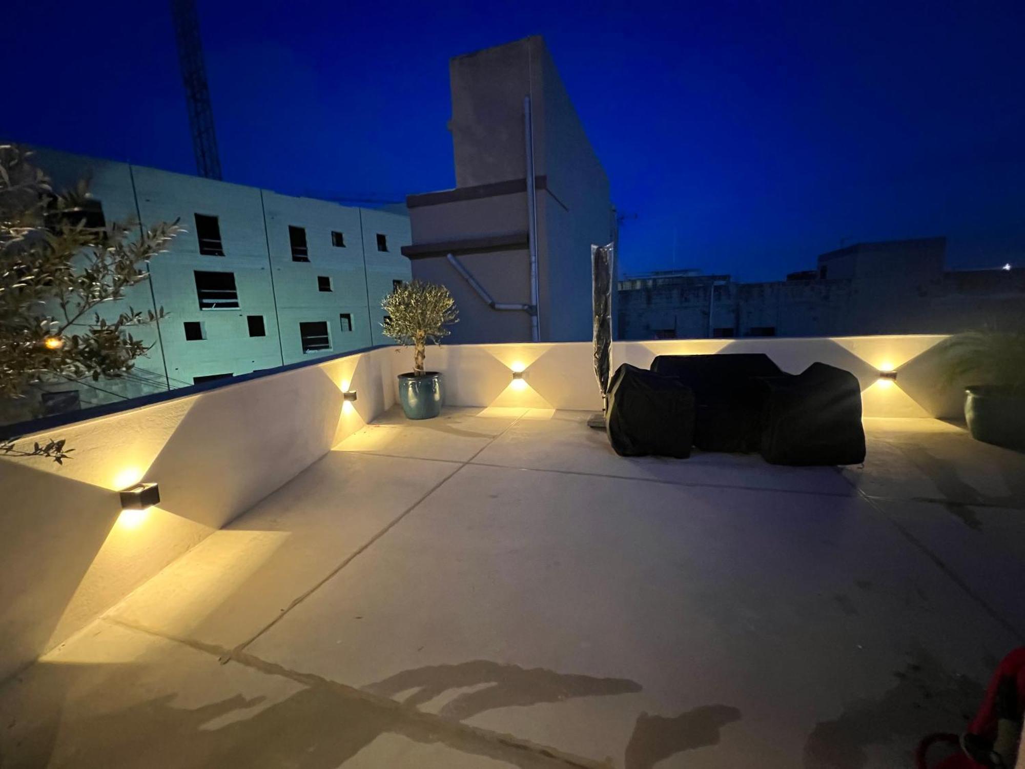 Ferienhaus Dar Barbara Duplex 2 Double Bedrooms,2 Sofa Beds Large House With Terrace Roof Views Of Valletta Cospicua