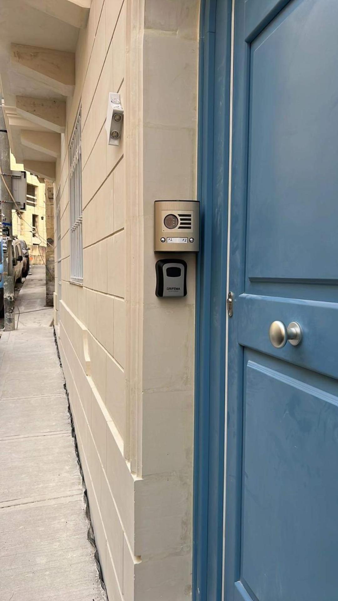 Dar Barbara Duplex 2 Double Bedrooms,2 Sofa Beds Large House With Terrace Roof Views Of Valletta Ferienhaus Cospicua