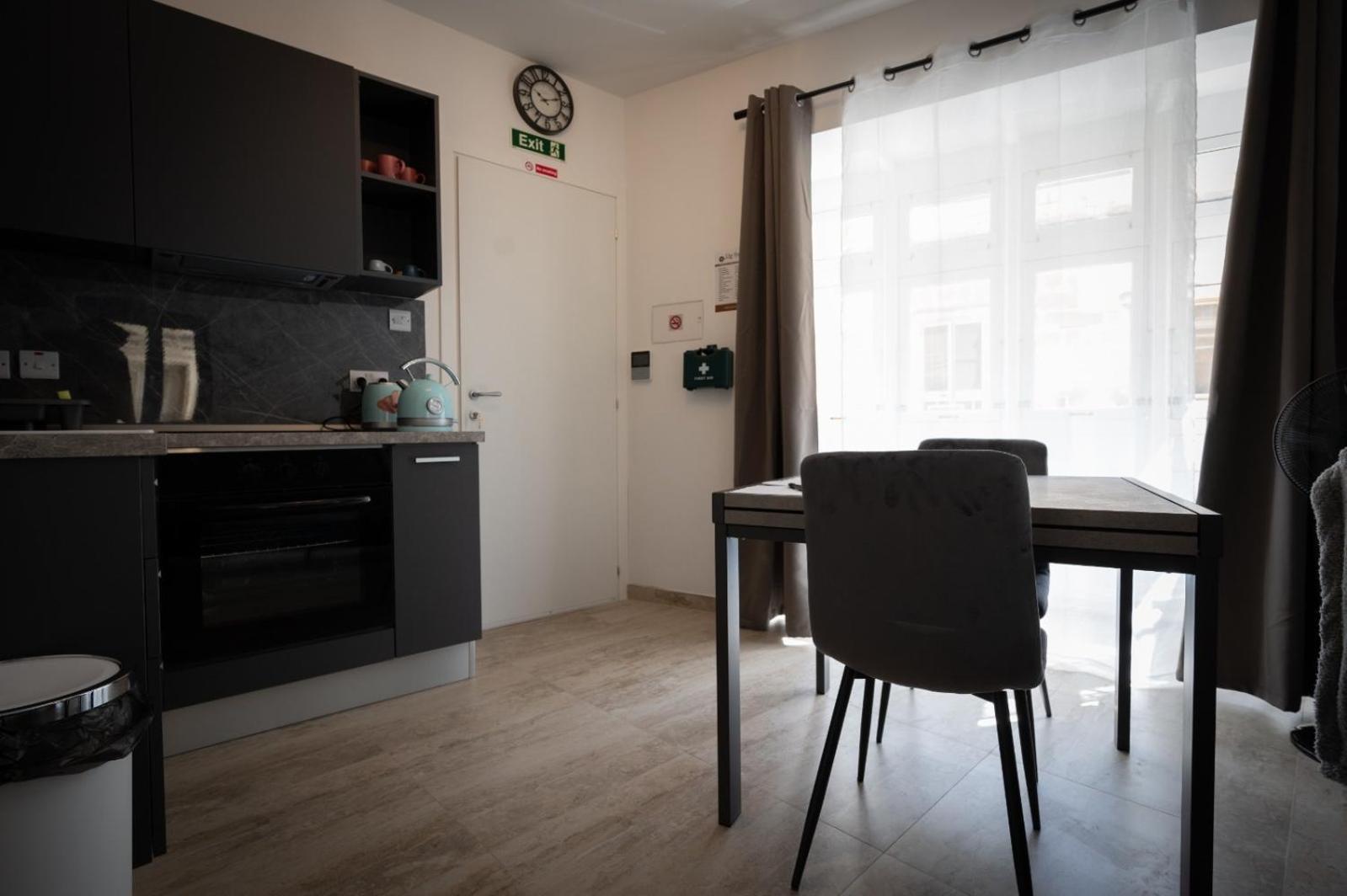 Dar Barbara Duplex 2 Double Bedrooms,2 Sofa Beds Large House With Terrace Roof Views Of Valletta Cospicua