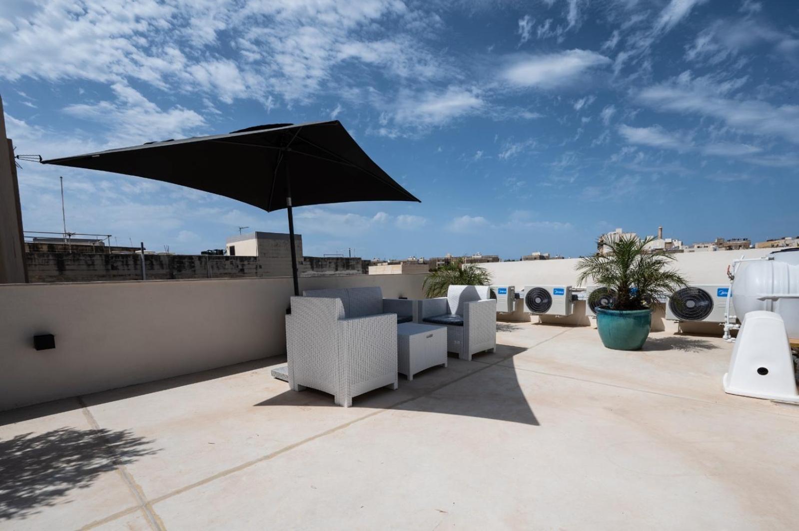 Ferienhaus Dar Barbara Duplex 2 Double Bedrooms,2 Sofa Beds Large House With Terrace Roof Views Of Valletta *