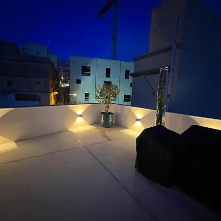 Dar Barbara Duplex 2 Double Bedrooms,2 Sofa Beds Large House With Terrace Roof Views Of Valletta Cospicua Exterior photo
